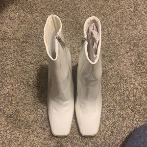 zoi footwear women’s white shoes